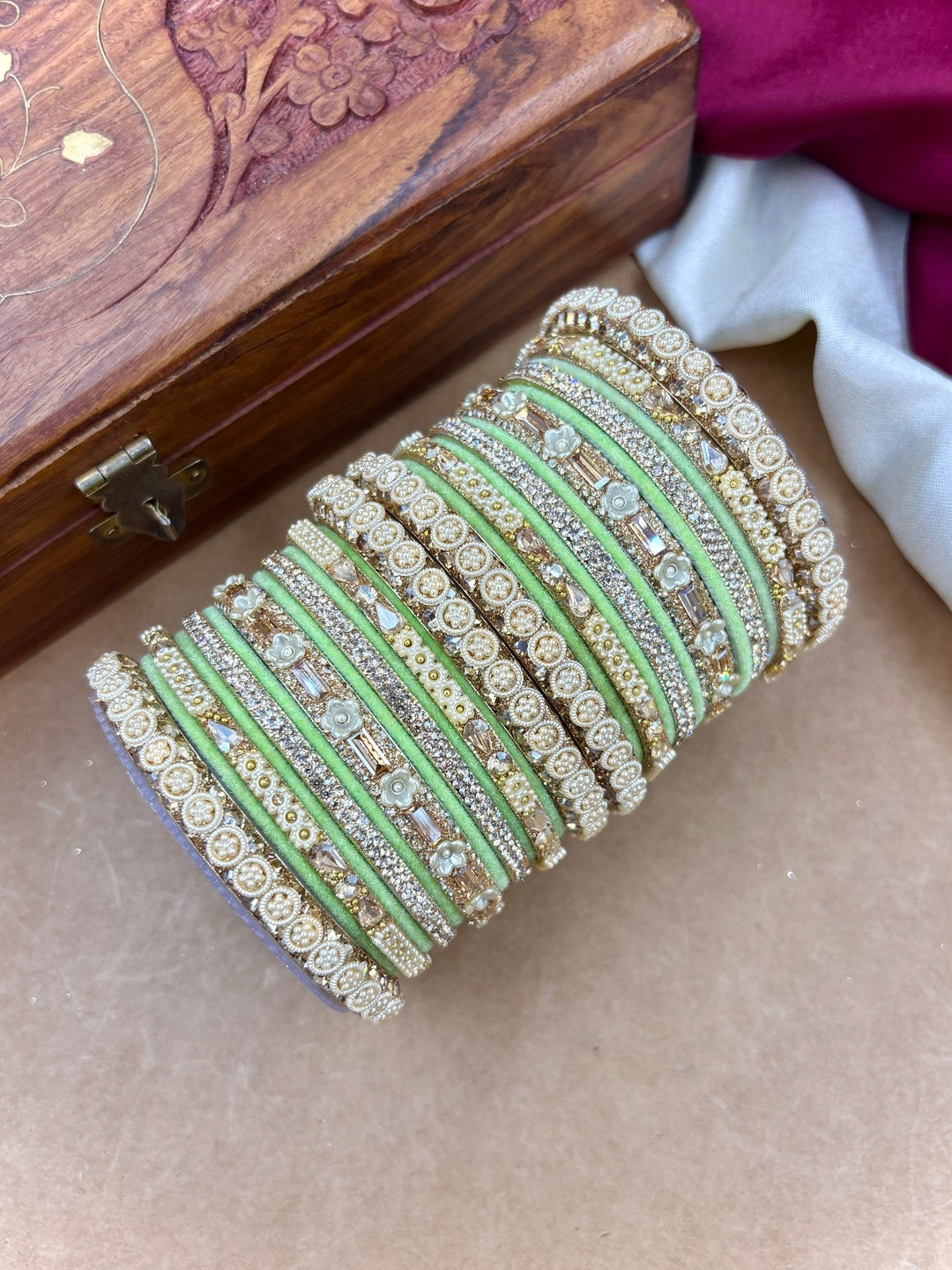 Ishhaara Kundan Bangles Set 2pcs Gold - view 11