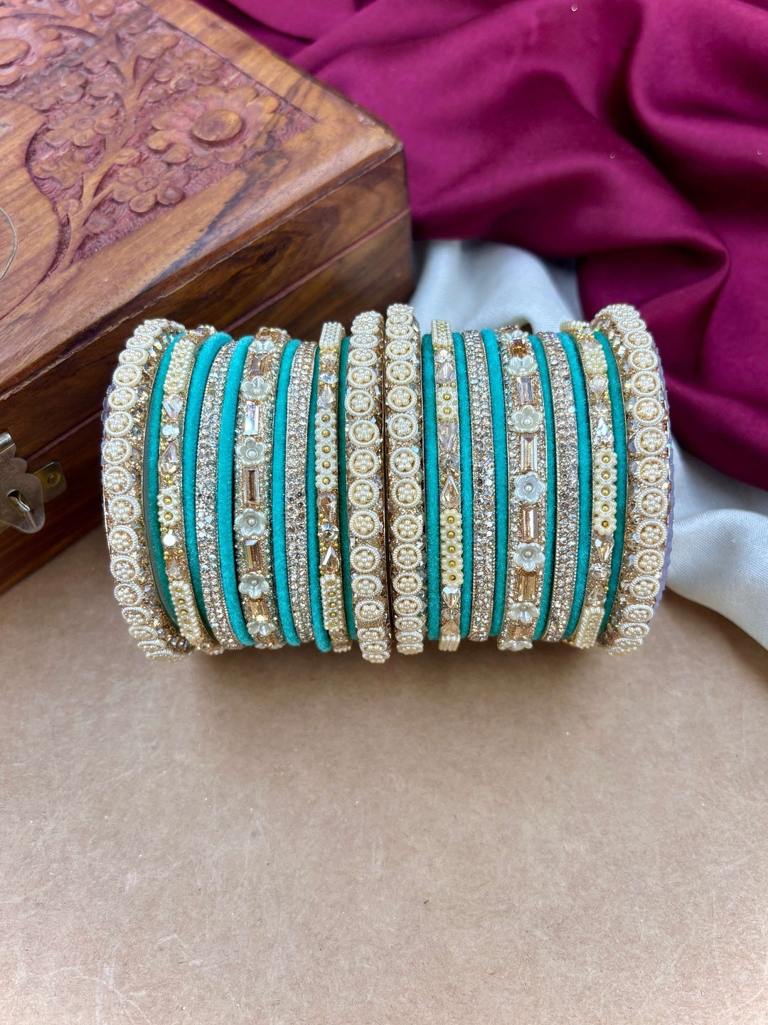 Ishhaara Kundan Bangles Set 2pcs Gold - view 15