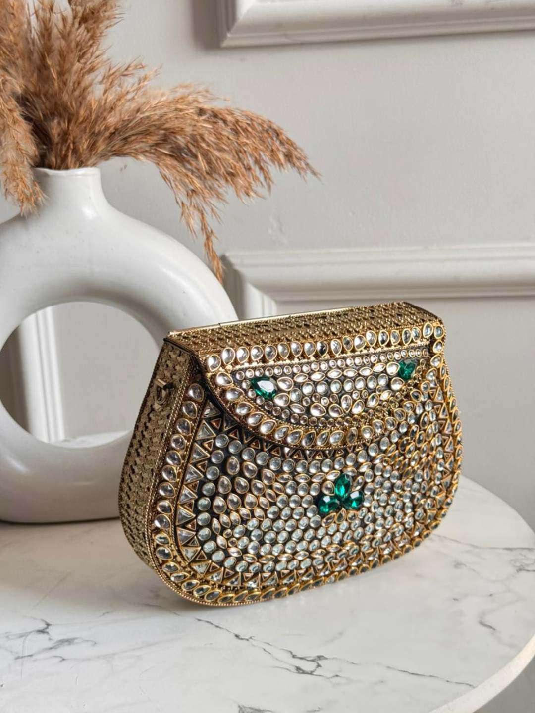 Ishhaara Kundan Brass Clutch