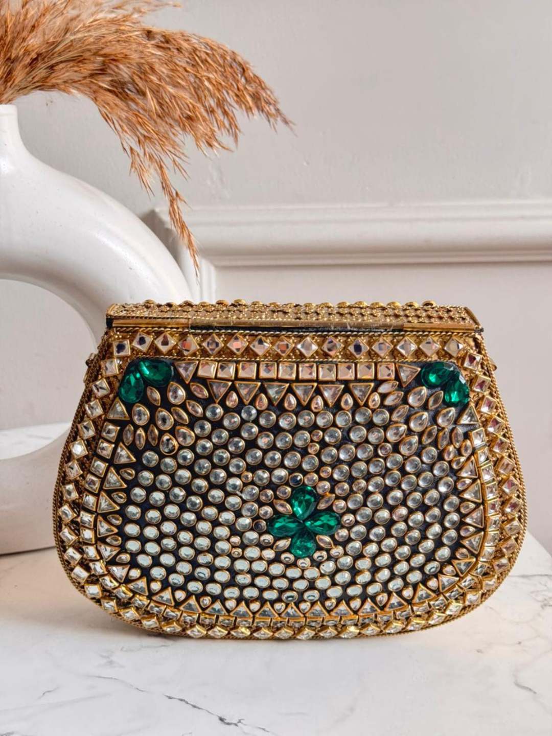 Ishhaara Kundan Brass Clutch