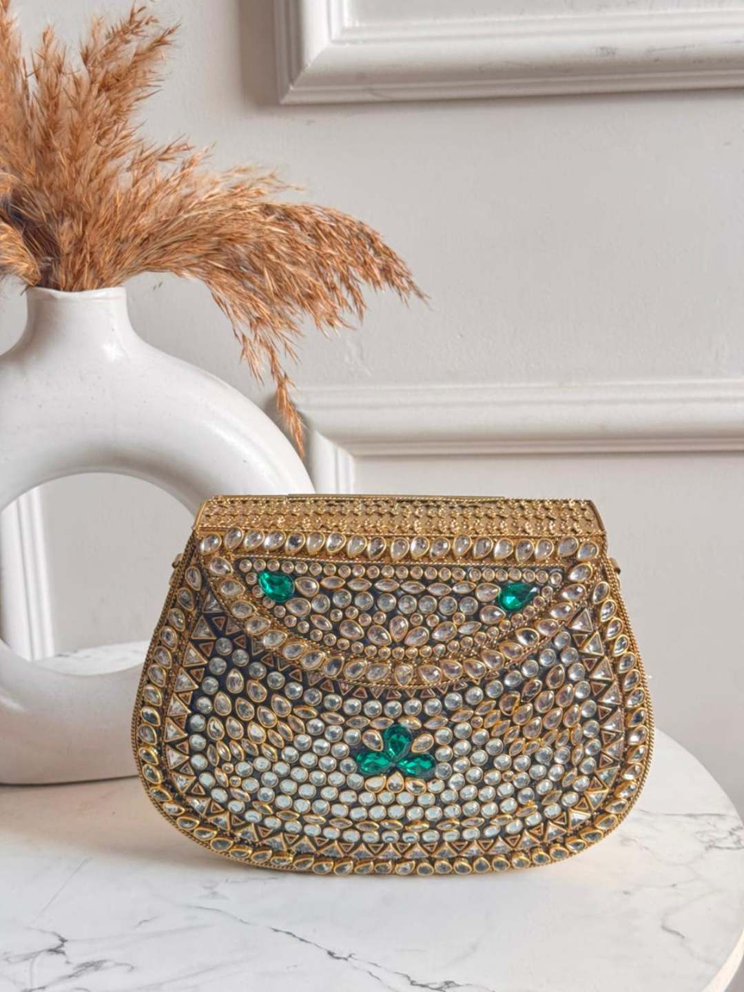 Ishhaara Kundan Brass Clutch