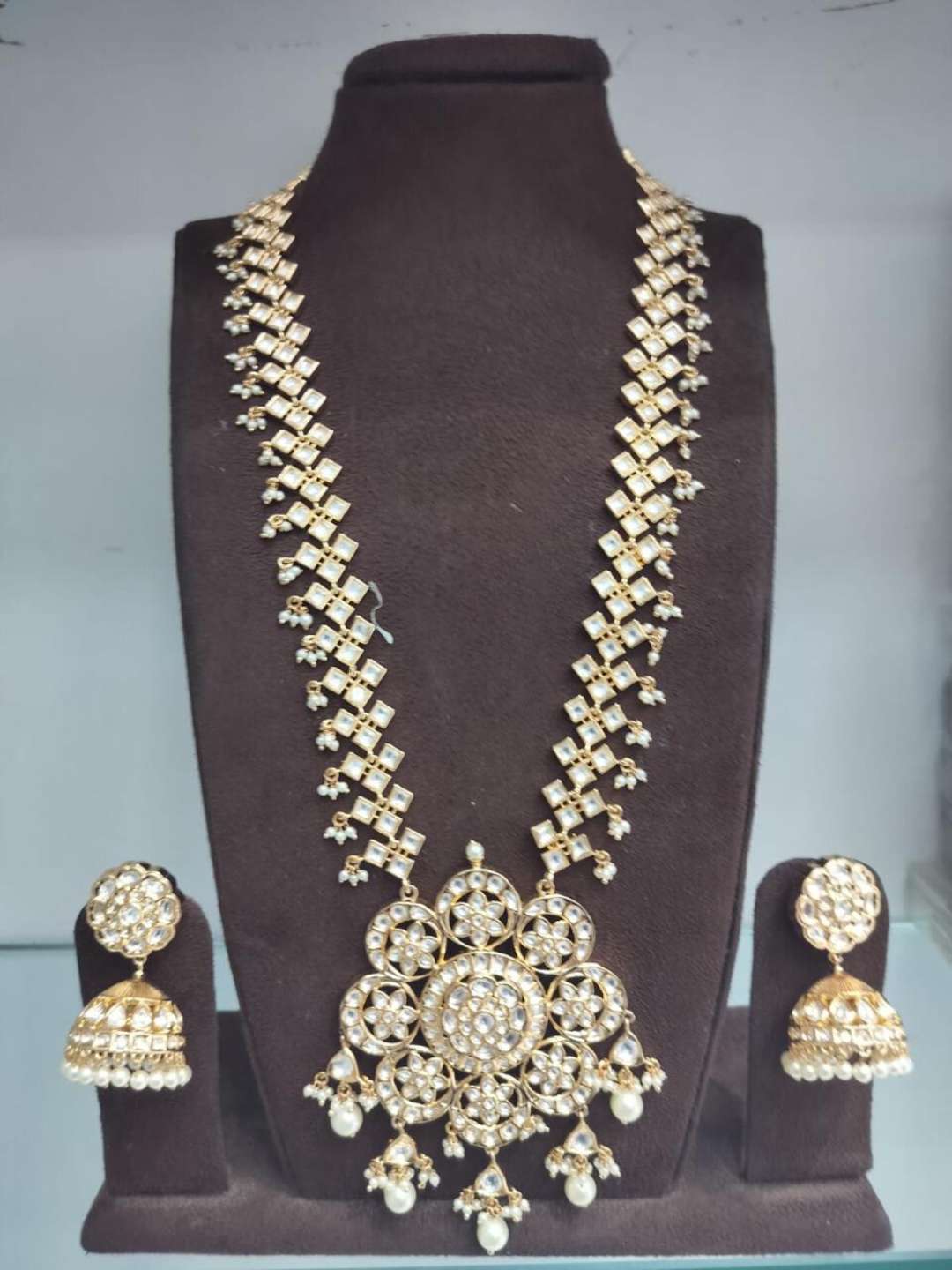 Ishhaara Kundan Crescent Embellished Pendant Necklace Set