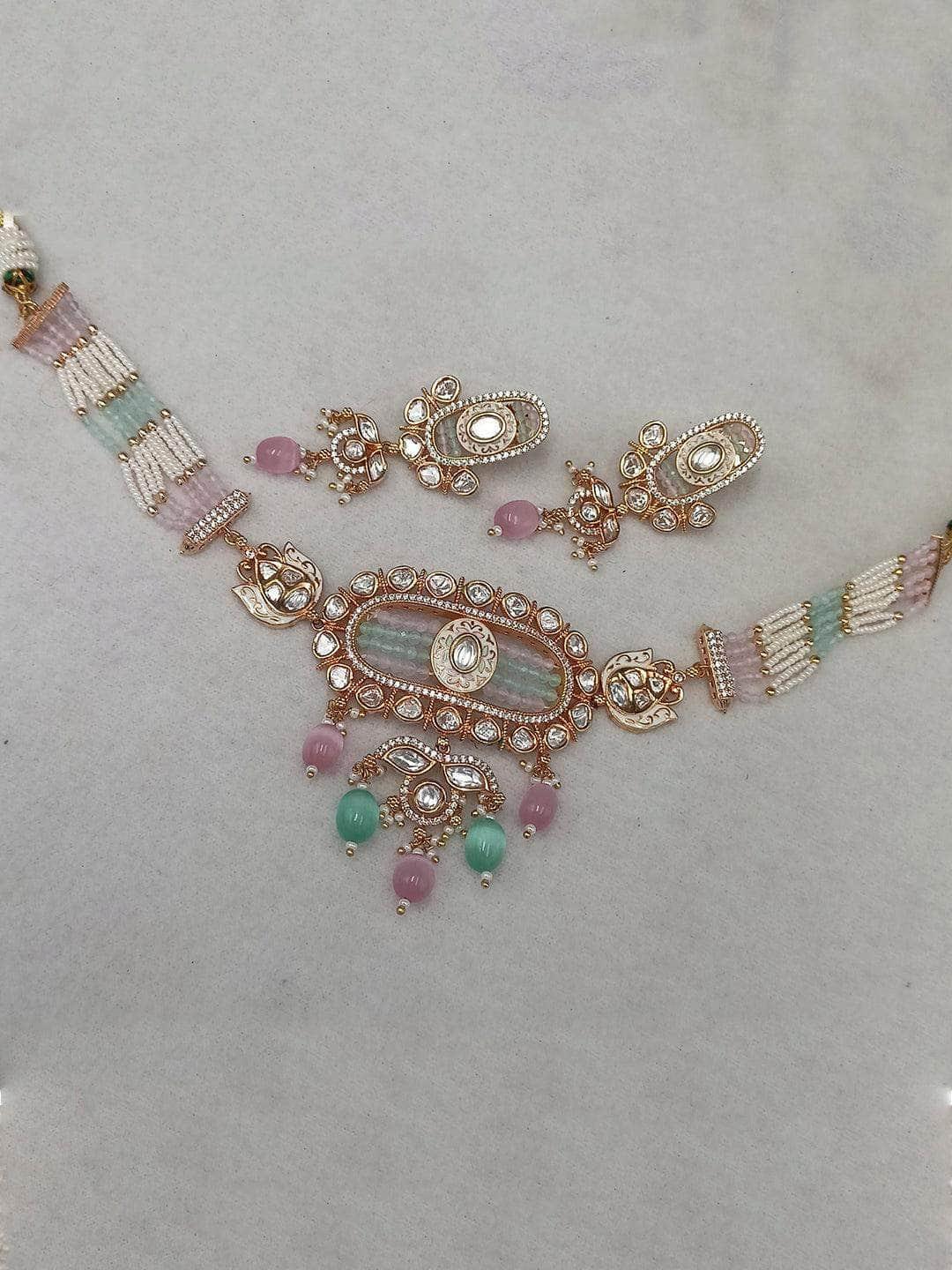 Ishhaara Kundan Embellished Pendant Necklace
