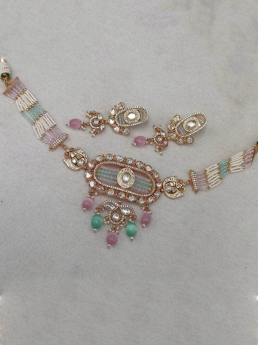 Ishhaara Kundan Embellished Pendant Necklace