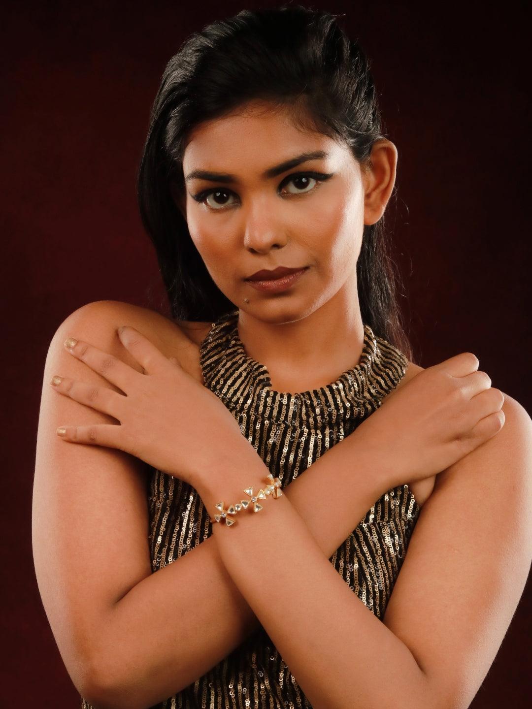 Ishhaara Kundan Flower Gold Kada
