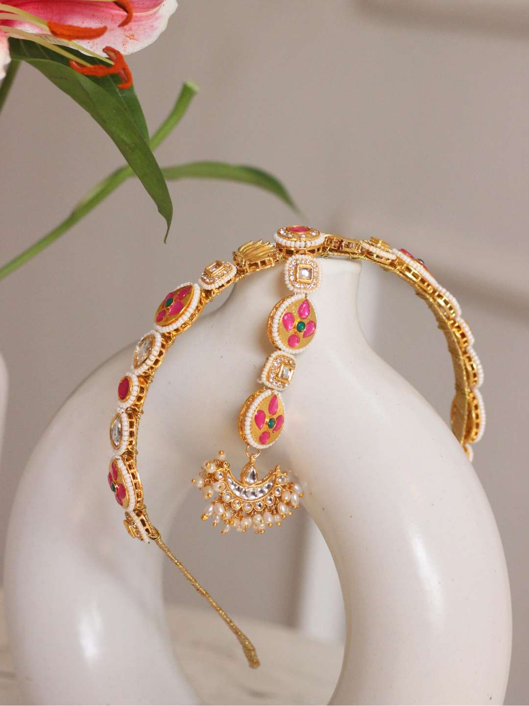 Ishhaara Kundan Hairband With Attached Mang Tikka