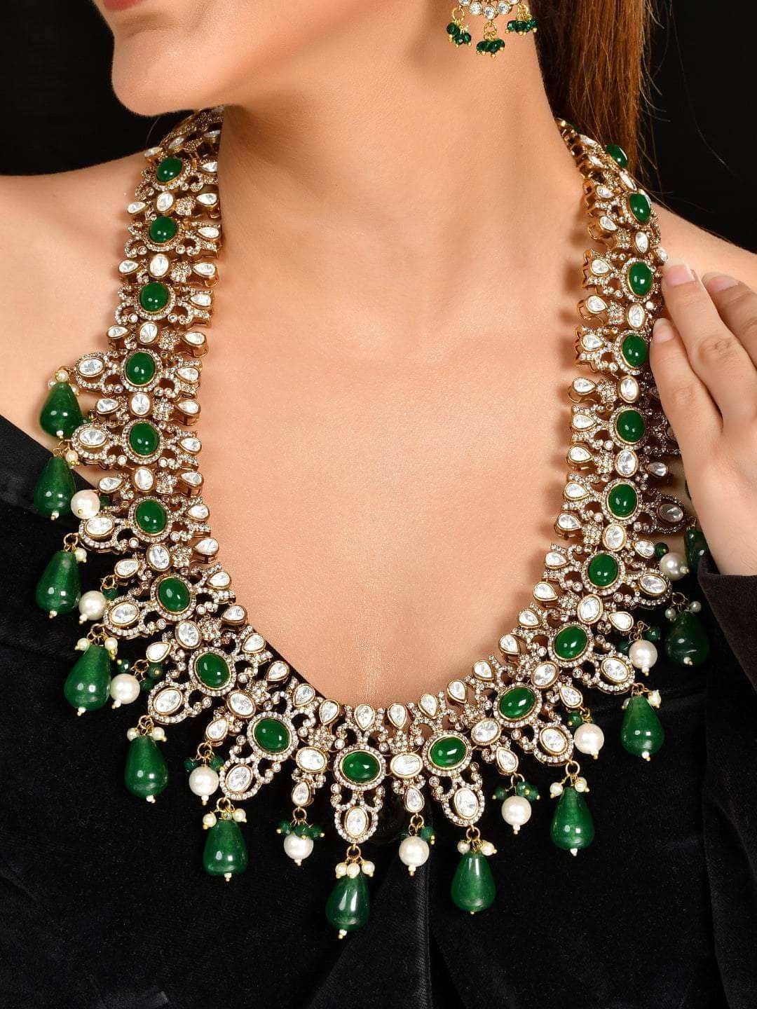 Ishhaara Kundan Studded And Beaded Jewelry Set