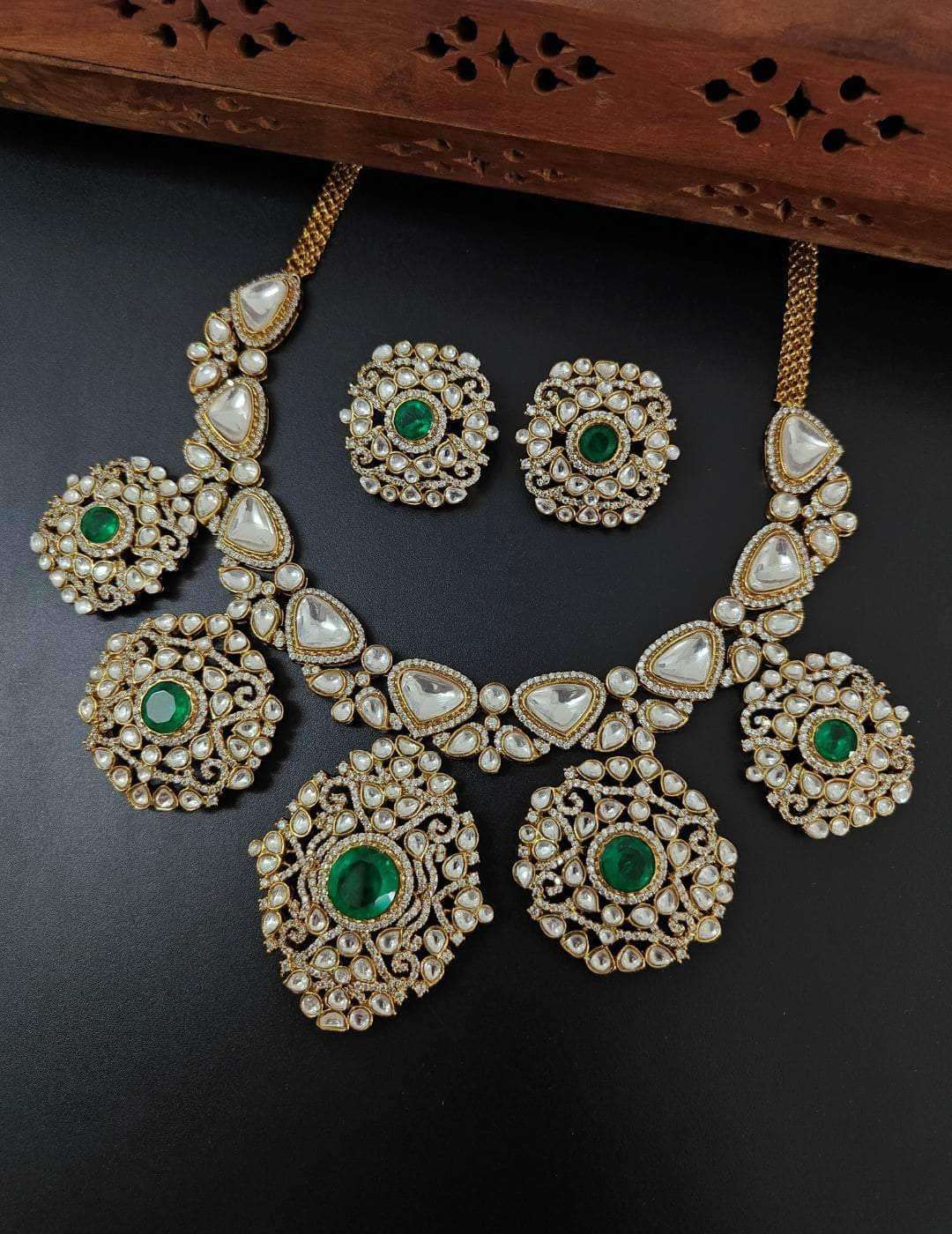 Ishhaara Kundan Studded Necklace Set