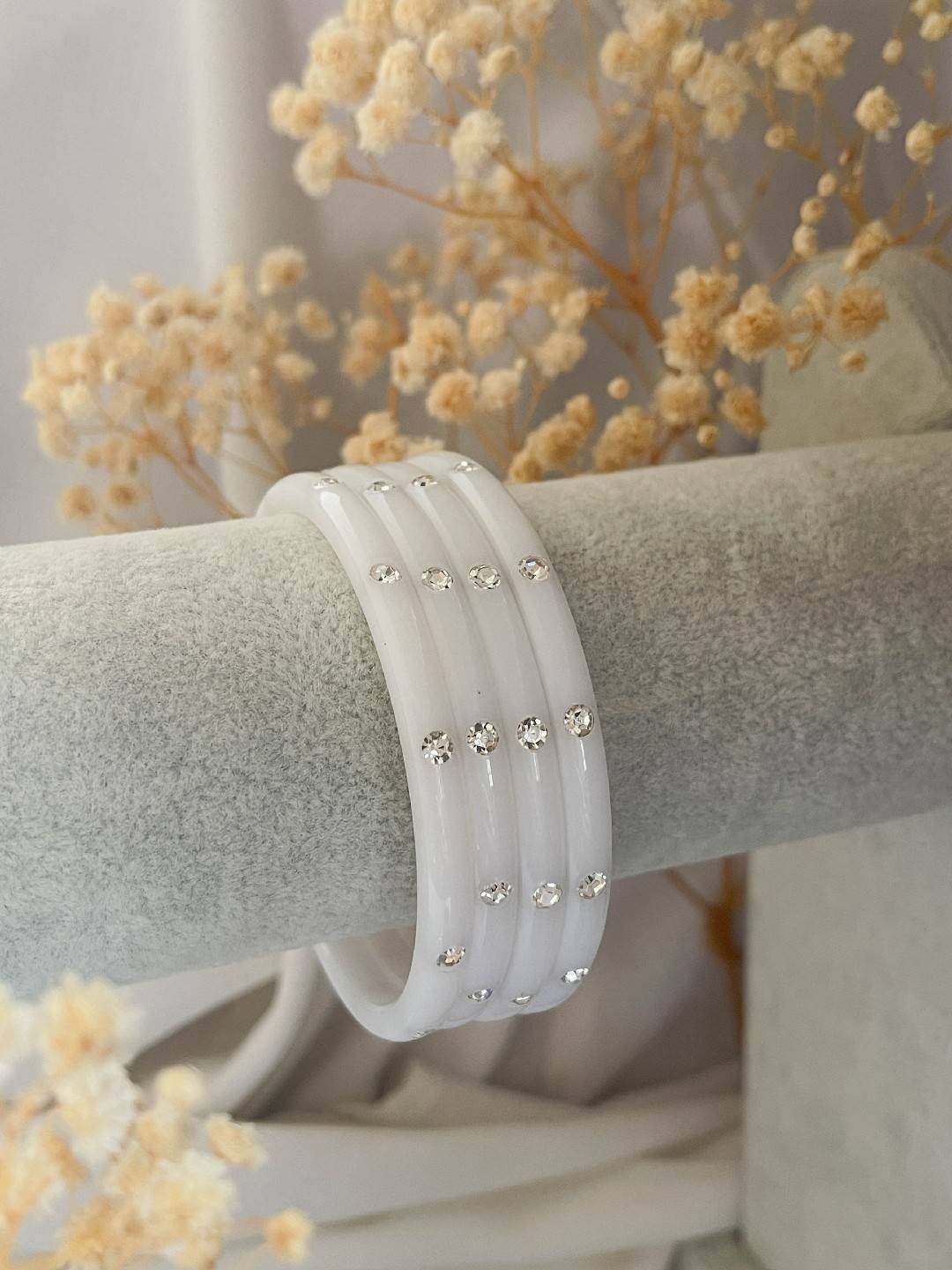 Ishhaara Kundan Studded White Bangles