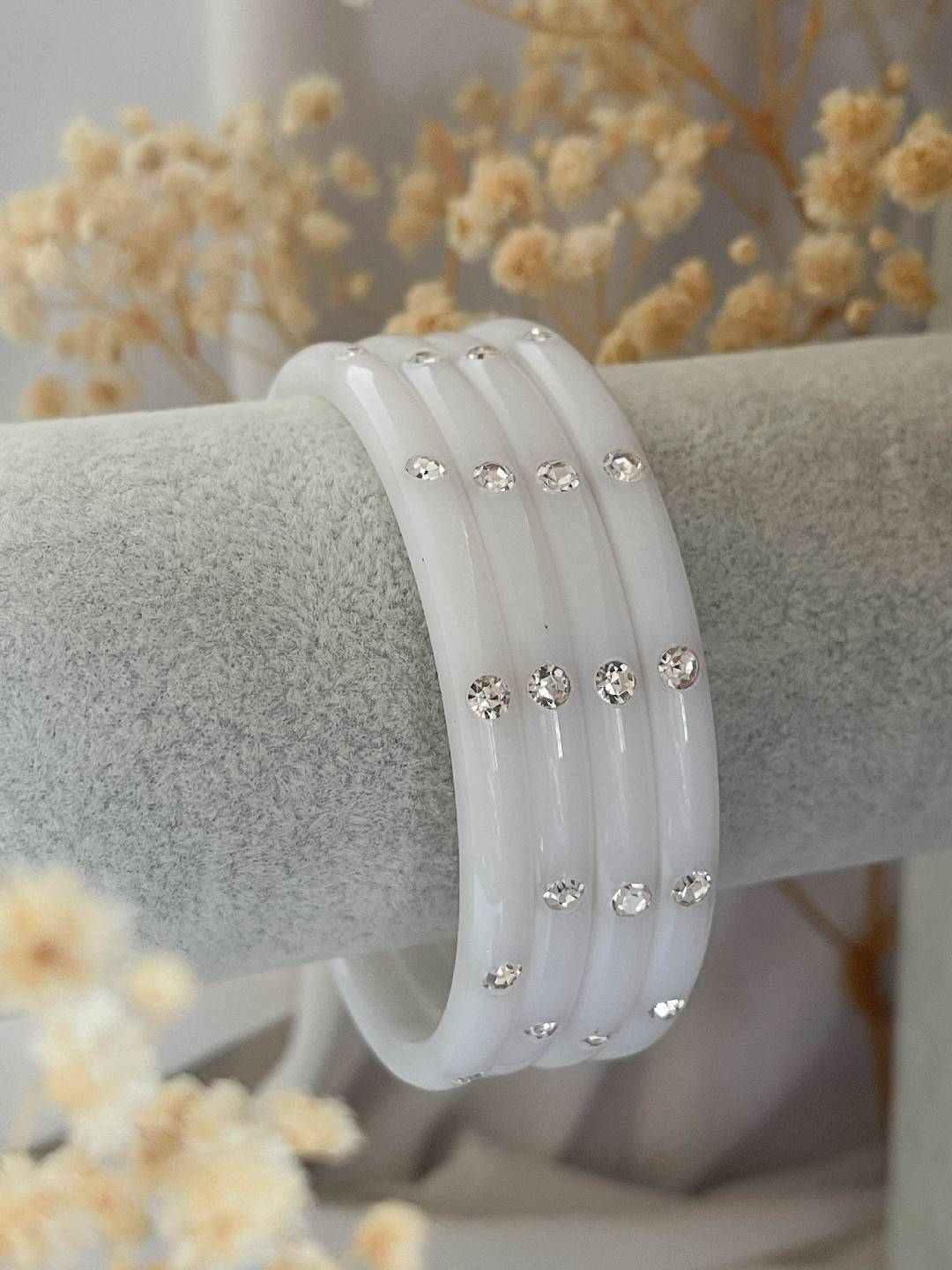Ishhaara Kundan Studded White Bangles