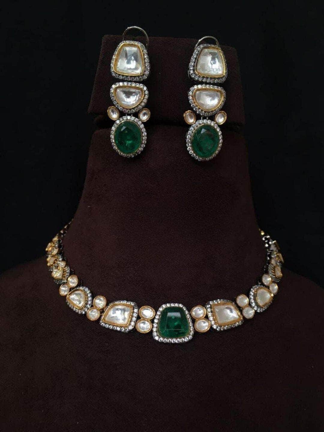 Ishhaara Kundan Uncut Diamond Finish Green Stone Necklace