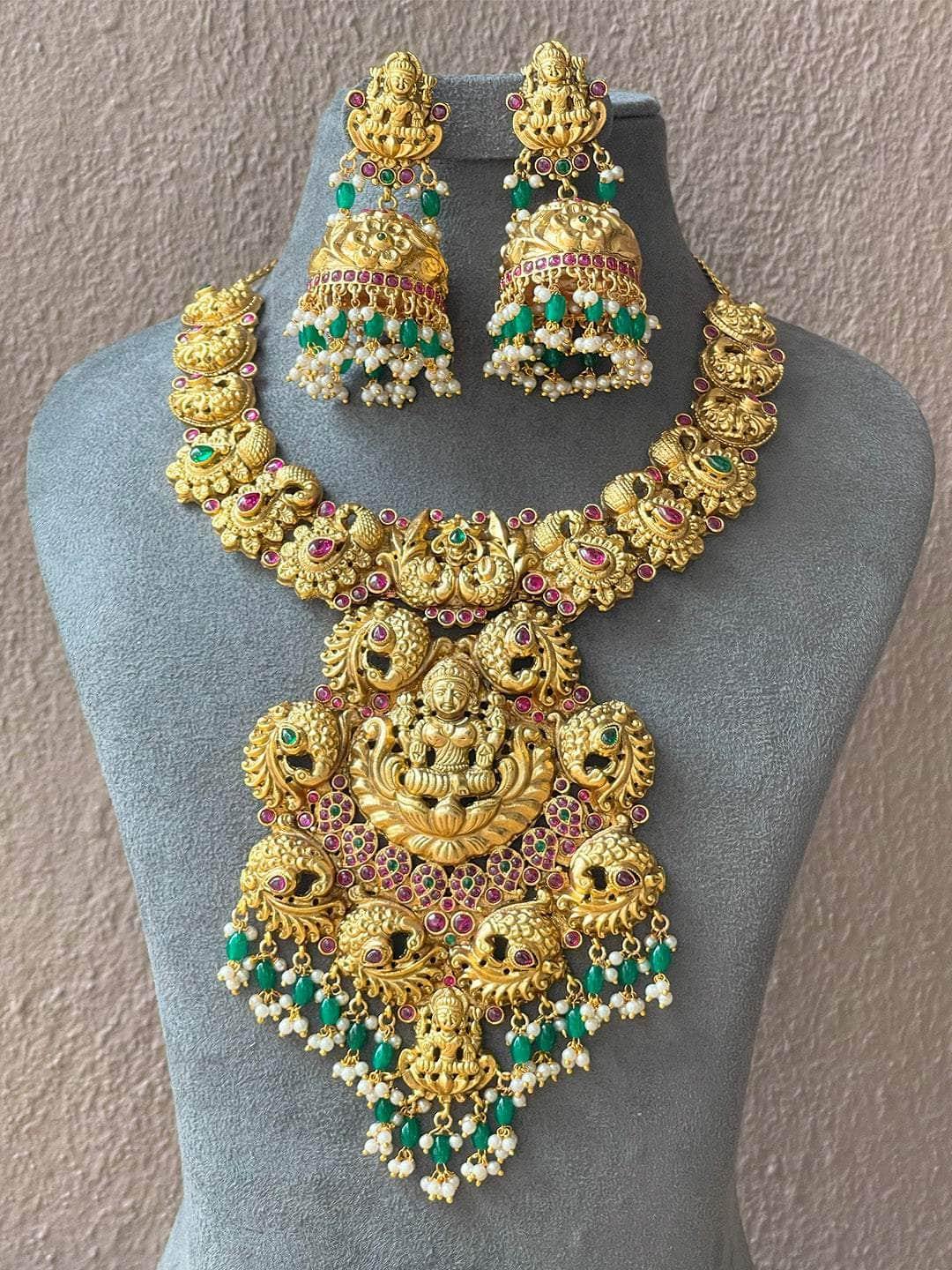 Ishhaara Lakshmi Jadau Choker Necklace With Green Beads