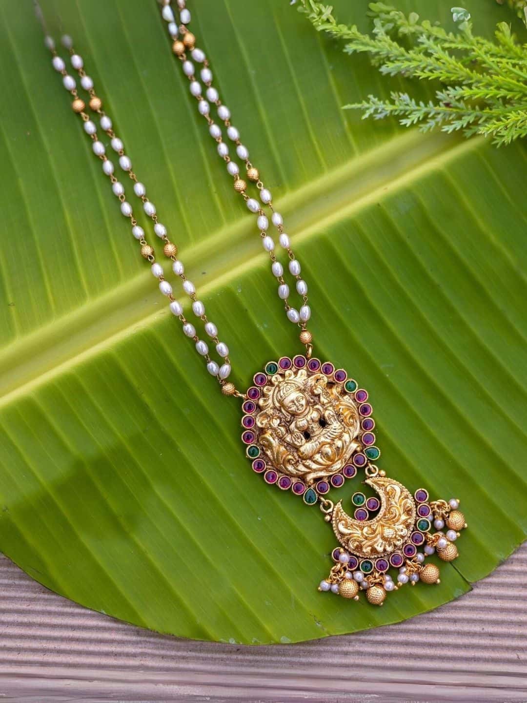 Ishhaara Lakshmi Pearl Necklace
