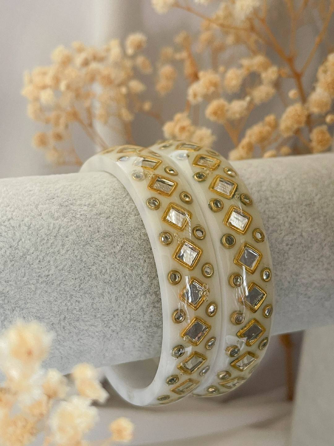 Ishhaara Laminated Kundan Studded Bangles