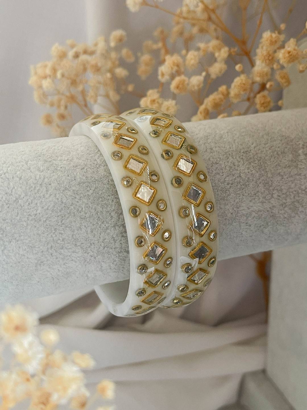 Ishhaara Laminated Kundan Studded Bangles