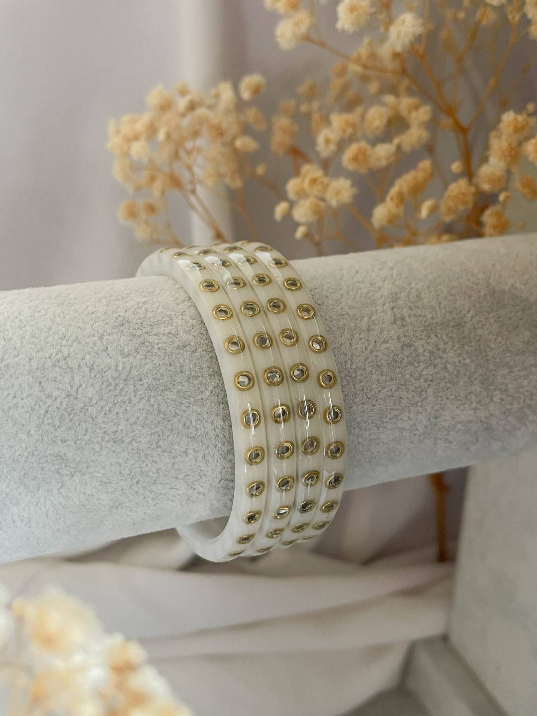 Ishhaara Laminated Round Shaped Kundan Studded Bangles