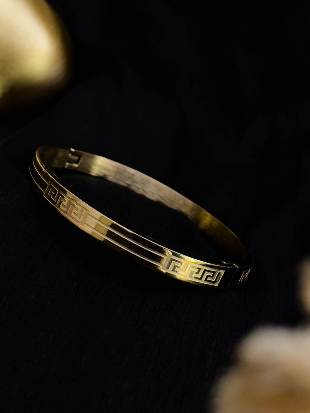 Ishhaara Lattice Elegance Unisex Kada