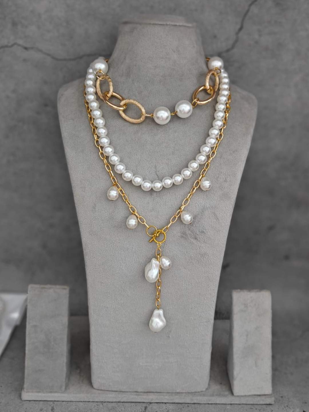 Ishhaara Layered Chunky Pearl Necklace