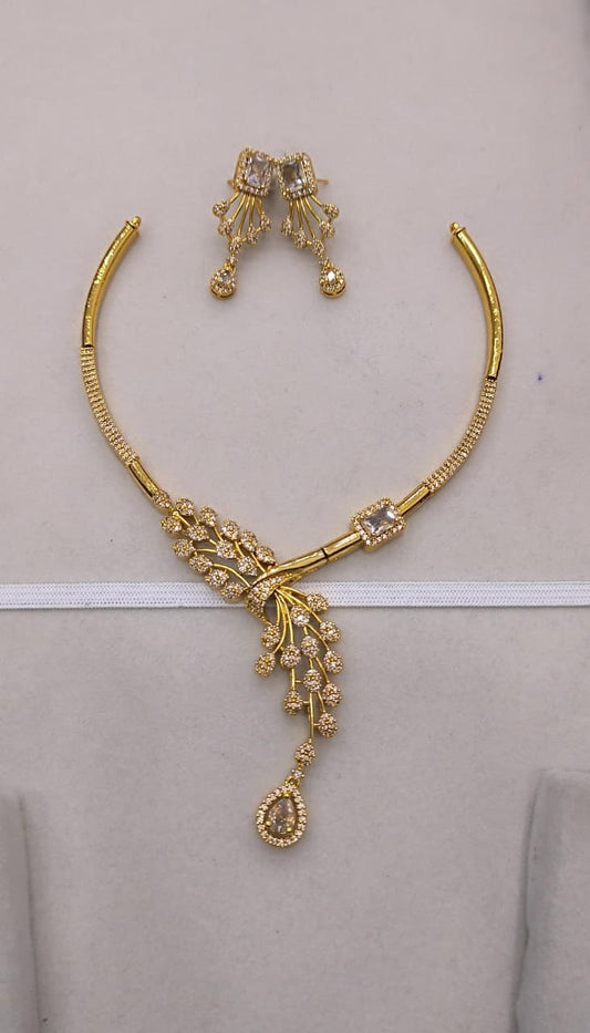 Ishhaara Leaf Designed Hasli Necklace
