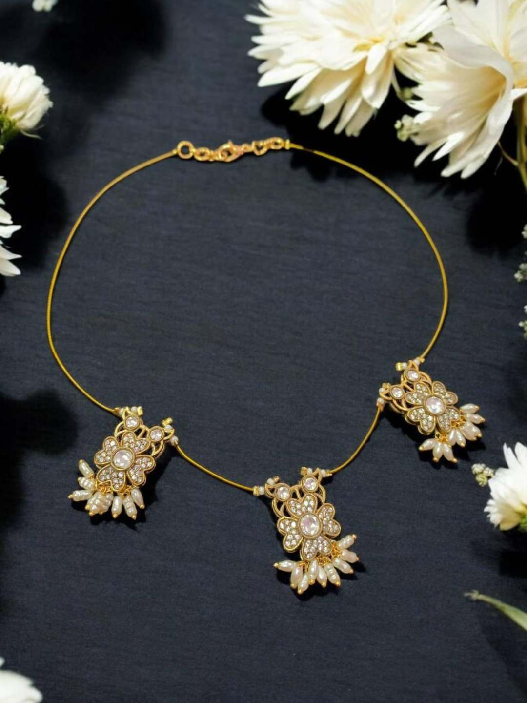 Ishhaara Leaf Kundan Jadau Invisible Necklace