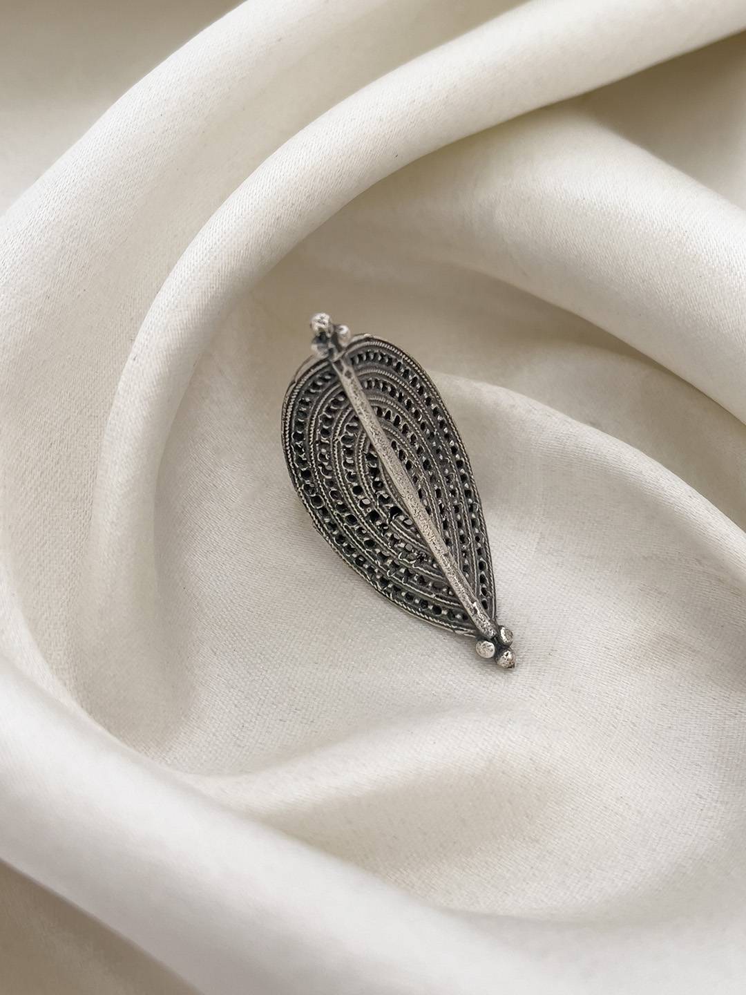 Ishhaara Leaf Oxidised Ring