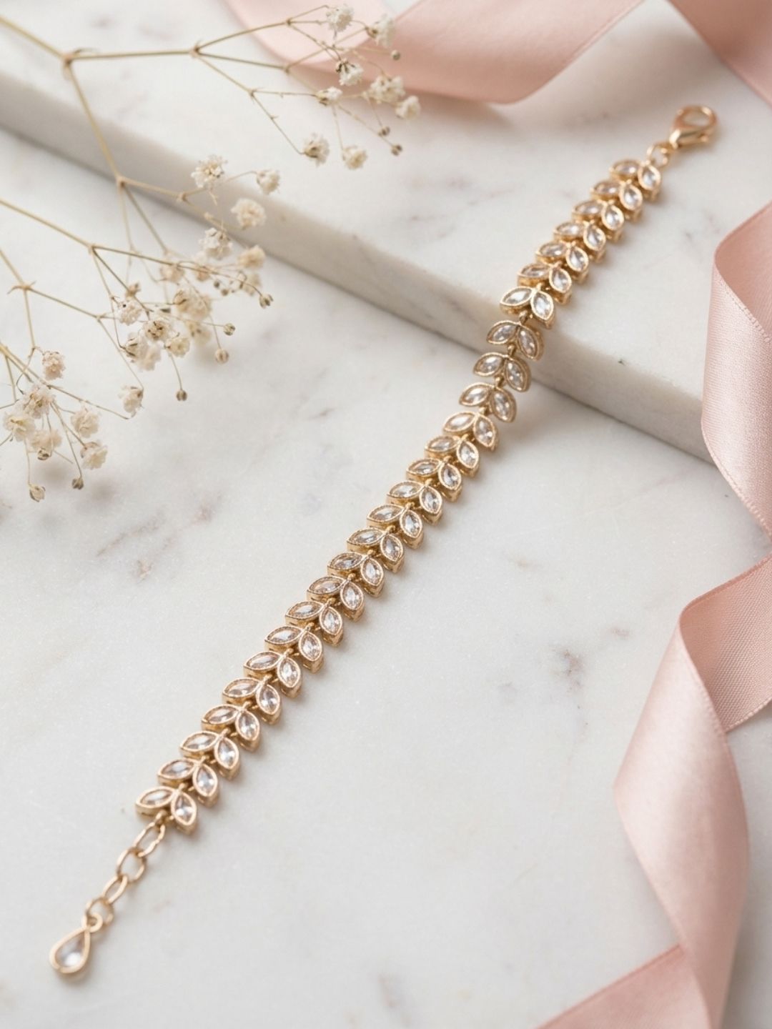 Ishhaara Leaf Shaped Bridal Mathapatti