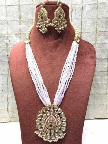 Ishhaara Leaf shaped Pendant necklace