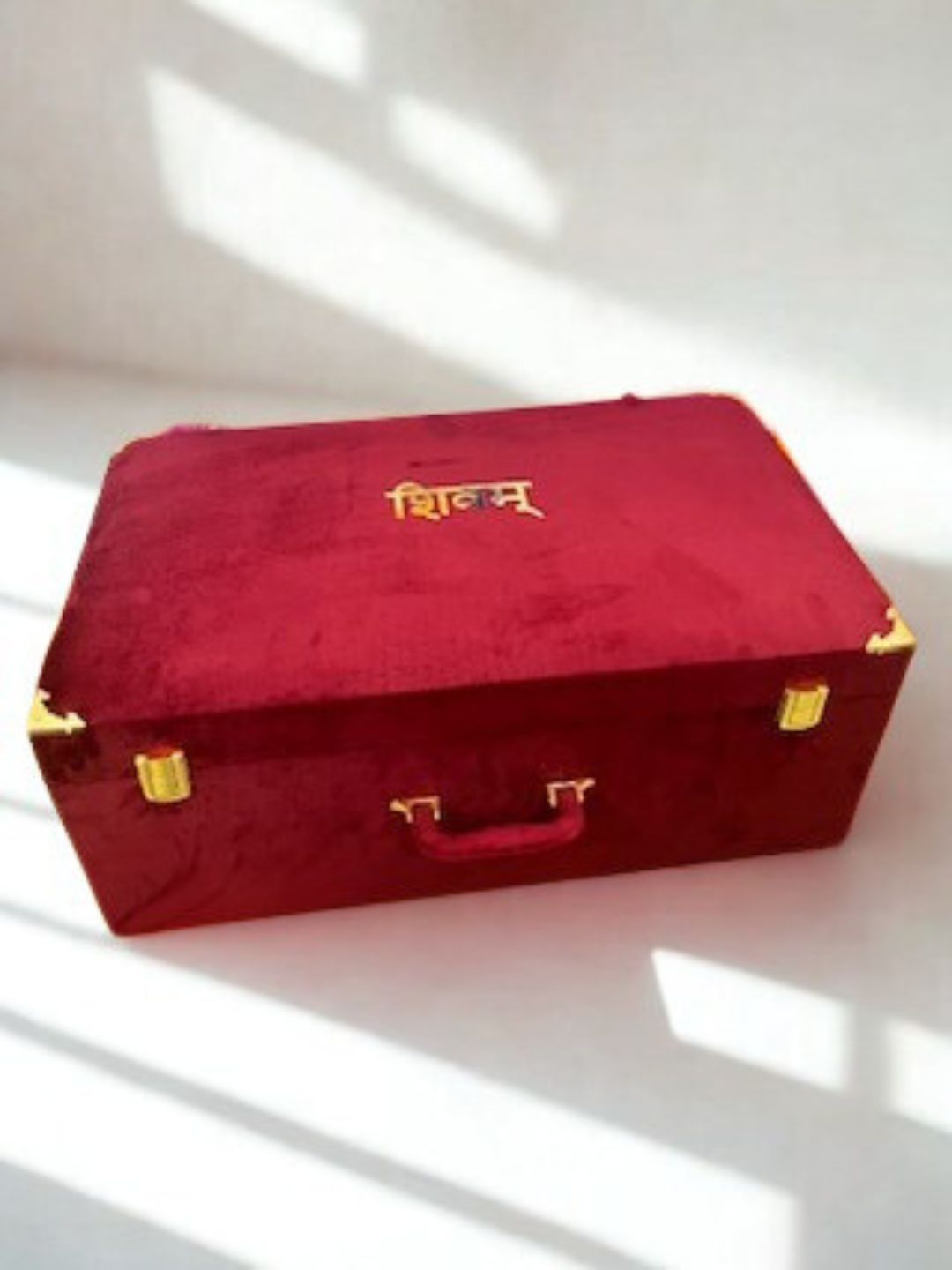 Ishhaara Lehenga Box Velvet Maroon