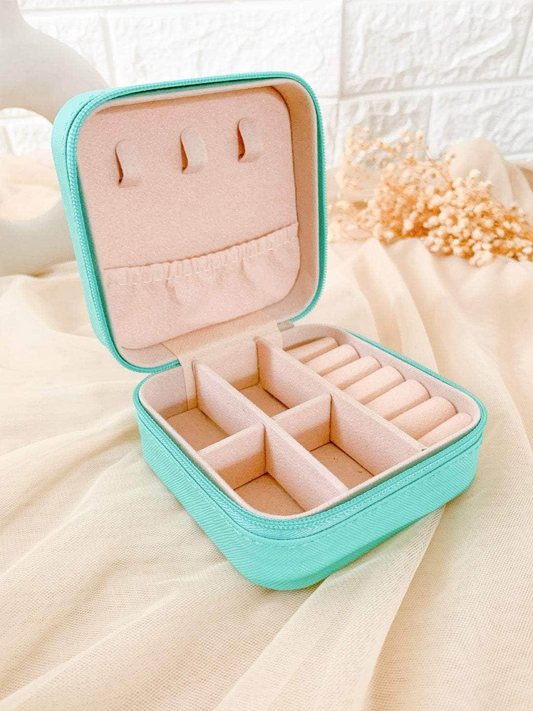 Ishhaara Jewelry Organizer Case For Easy Travelling