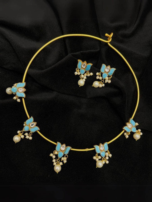 Ishhaara Lotus Motif Closed Necklace