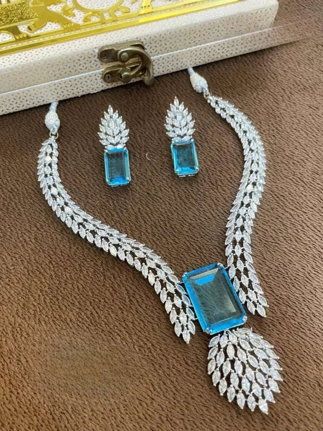 Ishhaara Light Blue Silver Finish Ad Necklace Set