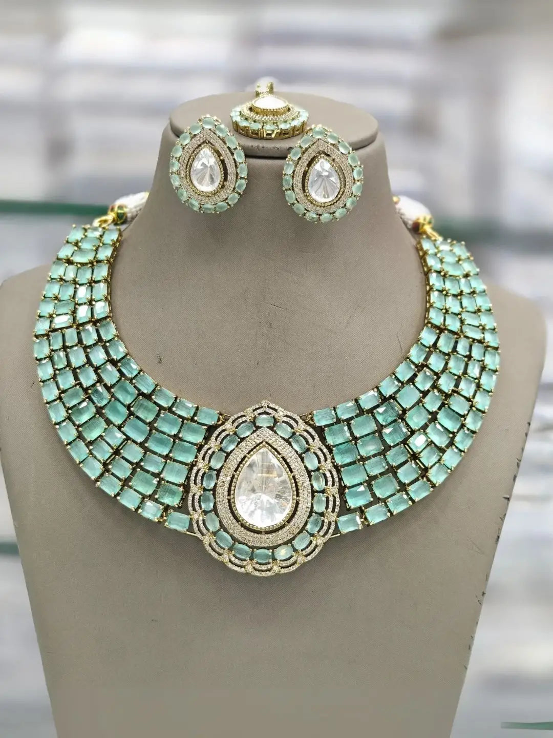 Ishhaara Light Green Elegant Choker Necklace Set With Teardrop Stone Pendant