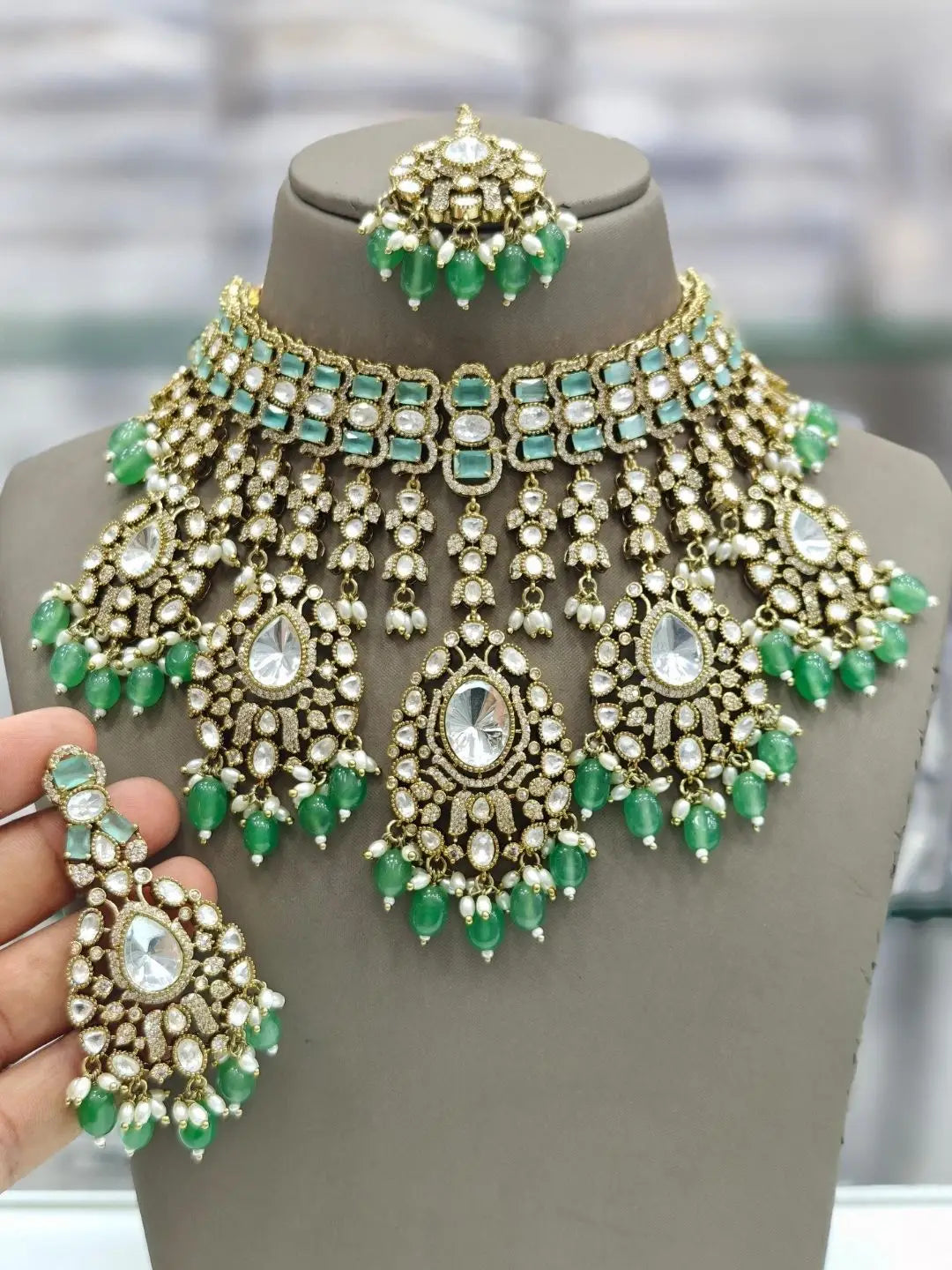 Ishhaara Light Green Premium Heavy Kundan Necklace Set With Earrings