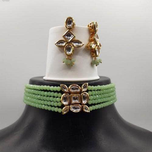 Ishhaara Light Green Simple Sqaure Patch Onex Choker Necklace Set