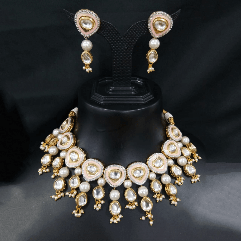 Ishhaara Mean Ad Kundan Set