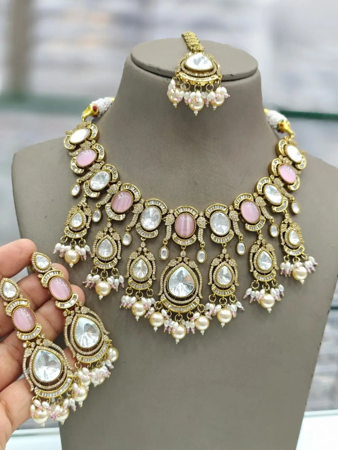 Ishhaara Light Pink Victorian Tear Drop Pastel Bead Neckpiece