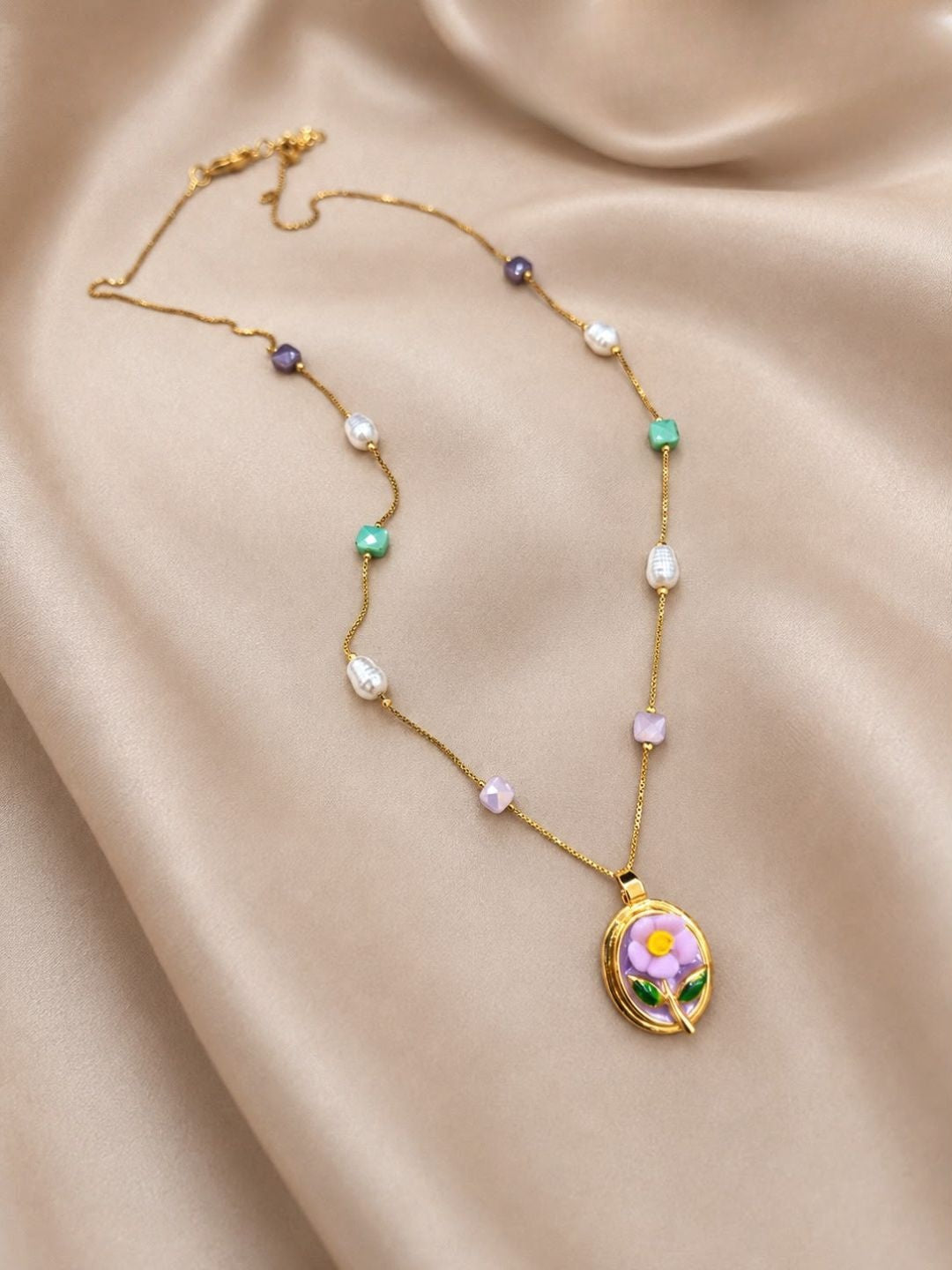 Ishhaara Lilac Flower Pendant Beaded Necklace