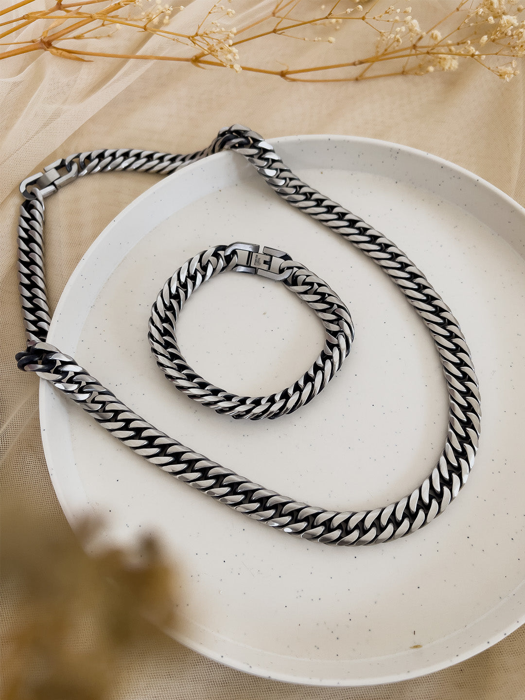 Ishhaara Linked Silver Chain And Bracelet