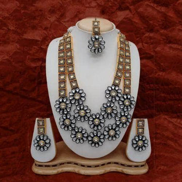 Ishhaara Long Block Flower Motif Necklace Earring And Teeka Set