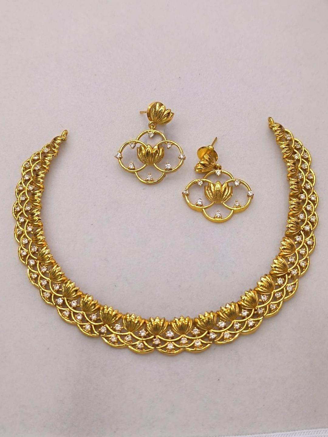 Ishhaara Lotus Design Choker Neckalce Set