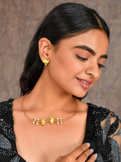 Ishhaara Lotus Motif Open Type Necklace Yellow