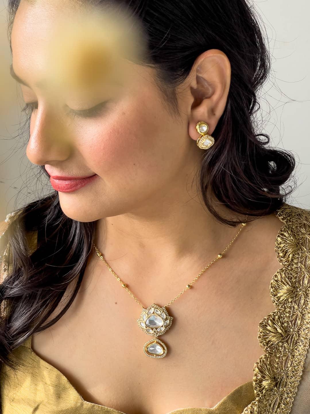 Ishhaara Lotus Shaped Dual Pendant Necklace