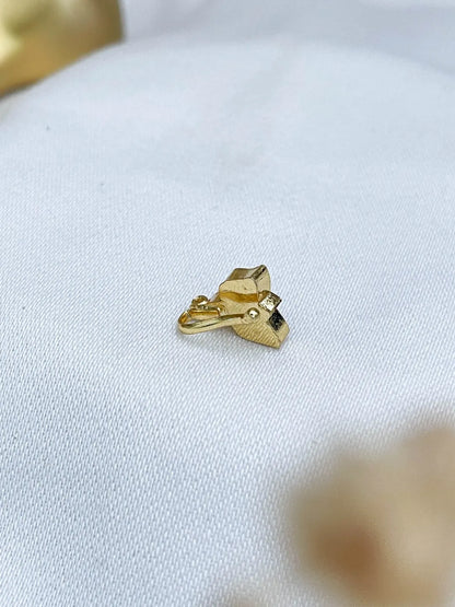 Ishhaara Lotus Shaped Kundan Studded Nath