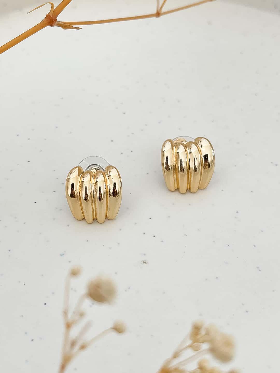 Ishhaara Love Knot Stud Earring