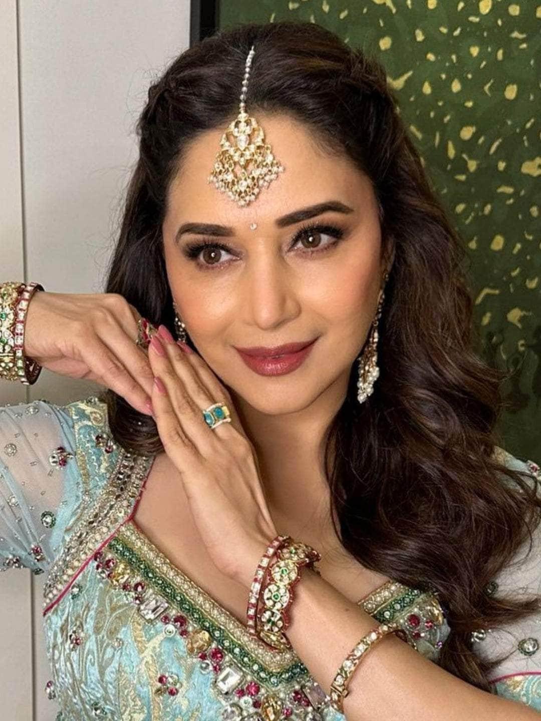 Ishhaara Madhuri Dixit In Classic Polki Stone Ring Light Blue