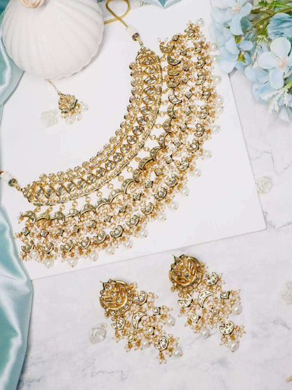 Ishhaara Mandira Bansal In Multi Chand Necklace Set With Teeka