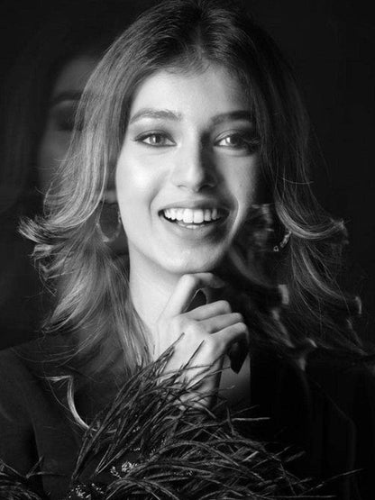Ishhaara Mansi Ugale In Delicate Huggie Silver Hoop