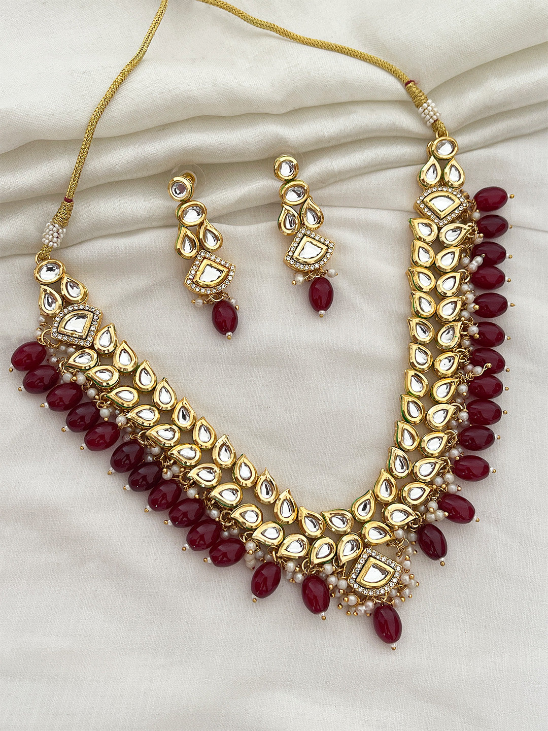 Ishhaara Maroon Elegant Kundan And Pearl Studded Necklace Set