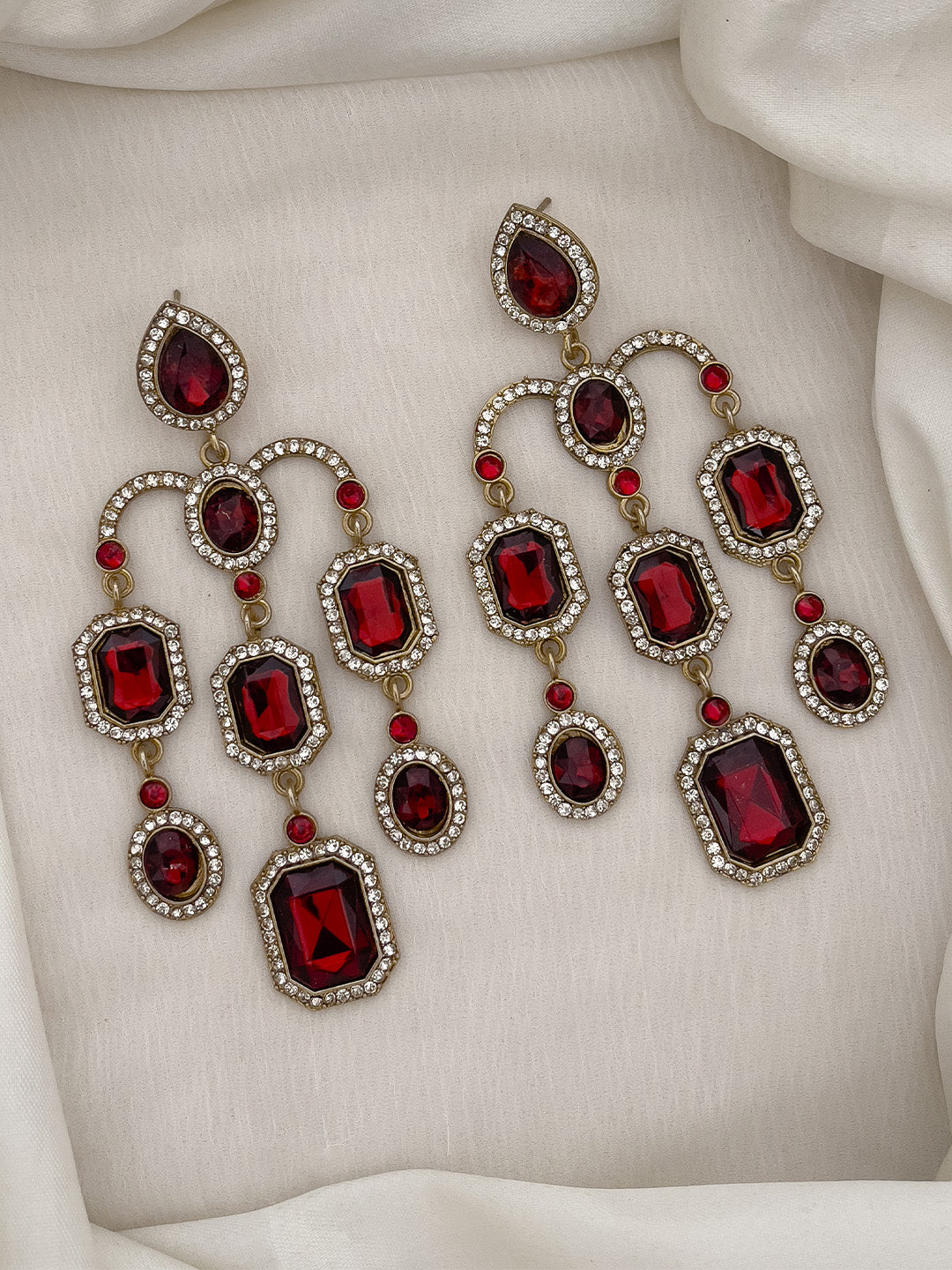 Ishhaara Maroon Kundan Studded Droplet Earring