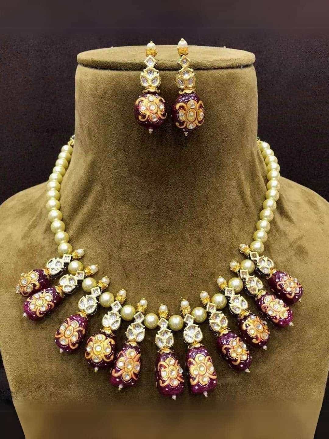 Ishhaara Maroon Pearl Split Multi Stone Necklace